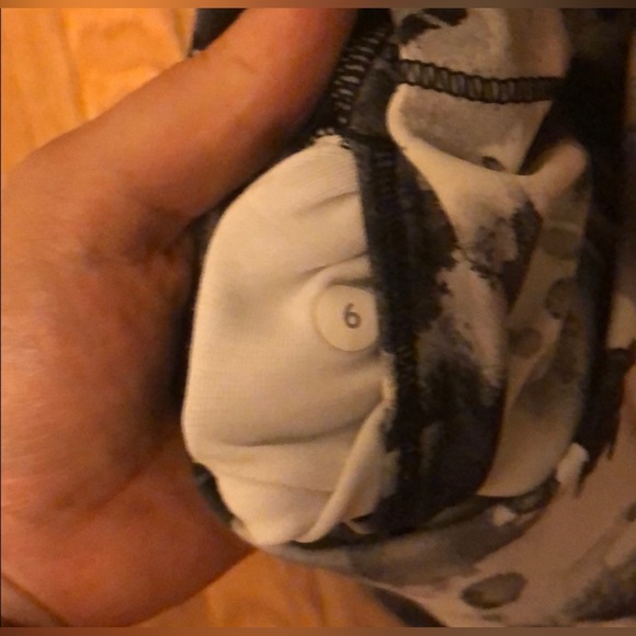 Lululemon Wunder Under Crop (Hi-Rise)
Obscurred Black Dusty Mauve - Picture 7 of 8